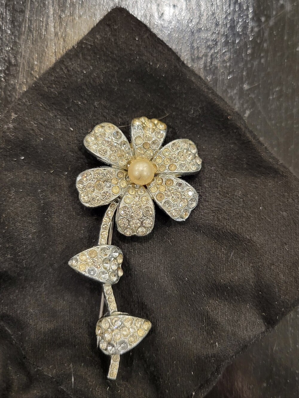 Vintage Silver Crystal Flower Brooch with Pearl Accent - Elegant Floral Pin